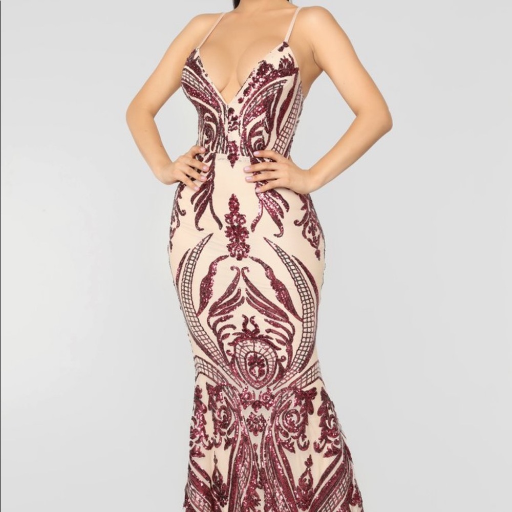 Prom dress - Picture 1 of 3